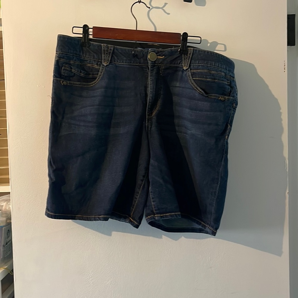 Democracy shorts